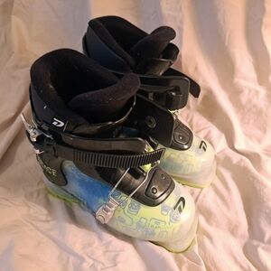 Kids Dalbello Menace Ski Boots Sz 1-2